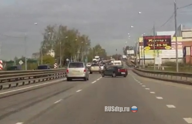 Перекрутила рулем Перекрутила рулем