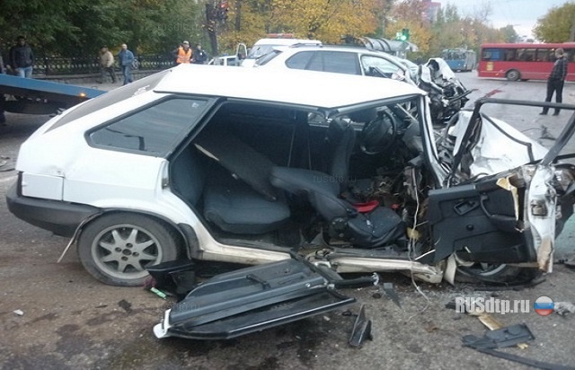 В массовой аварии погибли три человека В массовой аварии погибли три человека