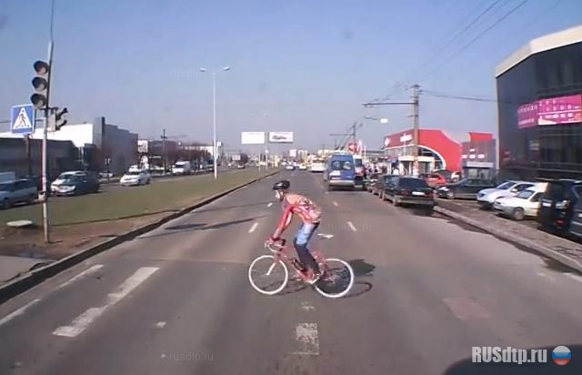 Коварный тротуар Коварный тротуар