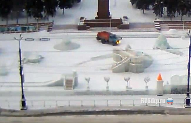Пьяные студенты угнали мусоровоз в Челябинске Пьяные студенты угнали мусоровоз в Челябинске