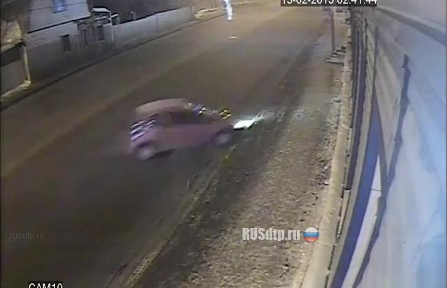 В Уфе пьяная девушка угнала машину и попала в ДТП, скрываясь от полиции В Уфе пьяная девушка угнала машину и попала в ДТП, скрываясь от полиции