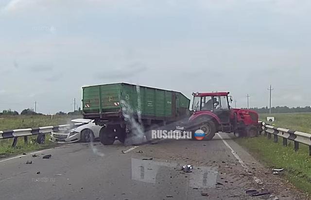 Пьяный водитель без прав врезался в трактор в Арзамасском районе