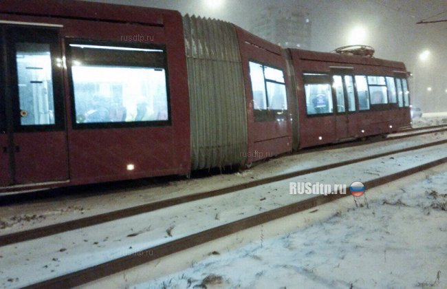 В Казани трамвай превратил Datsun в груду металла