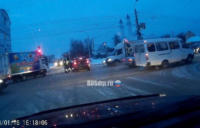 В Омске задержали пьяного водителя, который спал за рулем В Омске задержали пьяного водителя, который спал за рулем