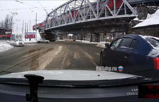 Поворот налево Поворот налево