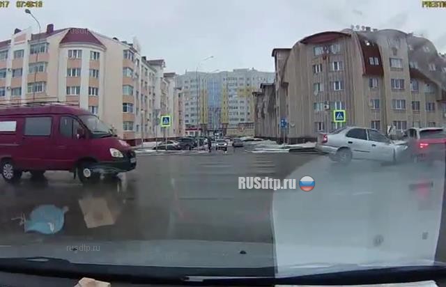 В Ханты-Мансийске произошло ДТП с участием сотрудника ДПС В Ханты-Мансийске произошло ДТП с участием сотрудника ДПС