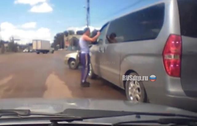 В Башкирии пьяный десантник совершил ДТП и пытался скрыться В Башкирии пьяный десантник совершил ДТП и пытался скрыться