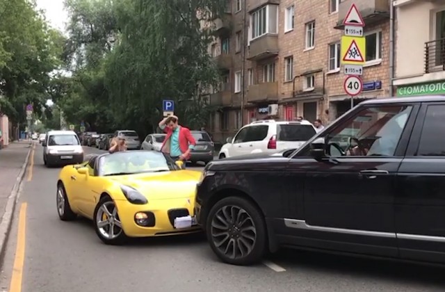 Звезда «Универа» Алексей Лемар попал в ДТП Звезда «Универа» Алексей Лемар попал в ДТП