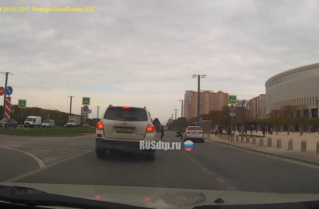 В Краснодаре "Chevrolet Cruze" сбил ребенка на пешеходнмо переходе В Краснодаре "Chevrolet Cruze" сбил ребенка на пешеходнмо переходе