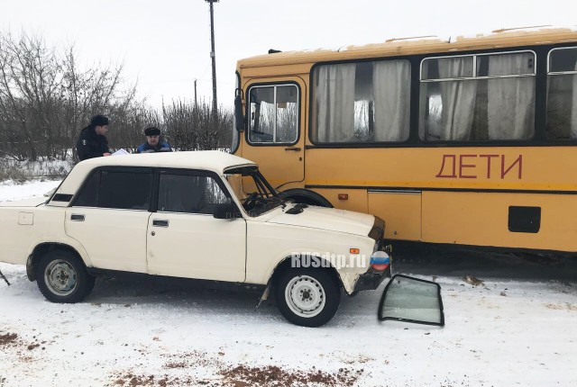 В Орловской области в ДТП со школьным автобусом пострадали два человека В Орловской области в ДТП со школьным автобусом пострадали два человека