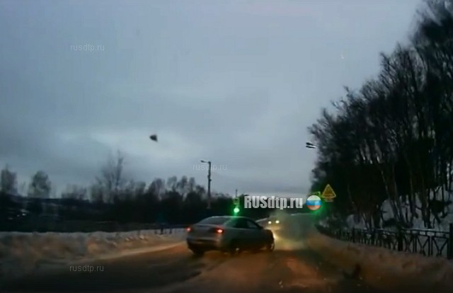 В Мурманске инспекторы задержали водителя, пытавшегося скрыться с места аварии В Мурманске инспекторы задержали водителя, пытавшегося скрыться с места аварии