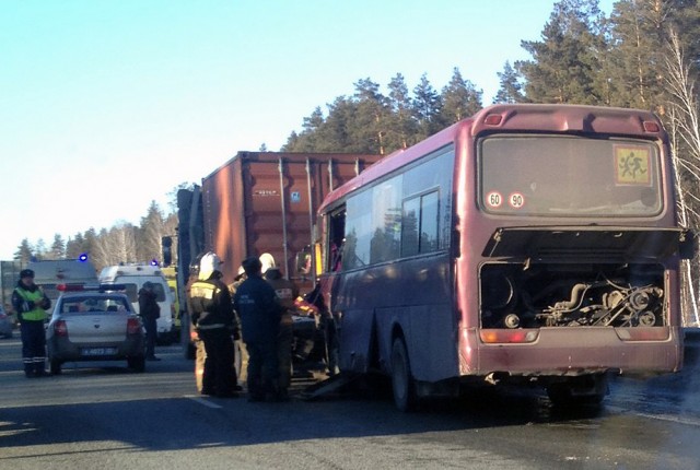 В ДТП с автобусом в Алтайском крае пострадали 6 человек