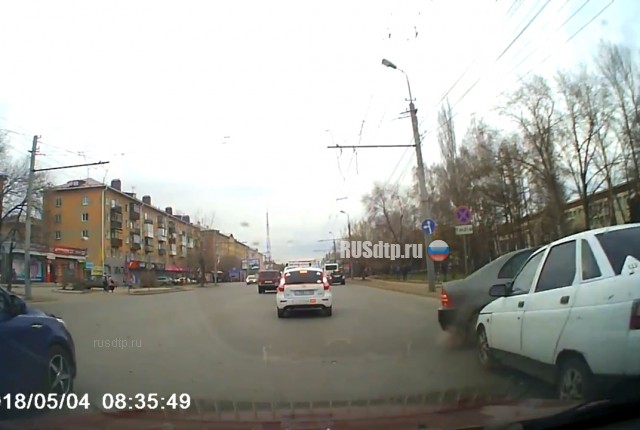 ДТП у Технического университета в Омске ДТП у Технического университета в Омске