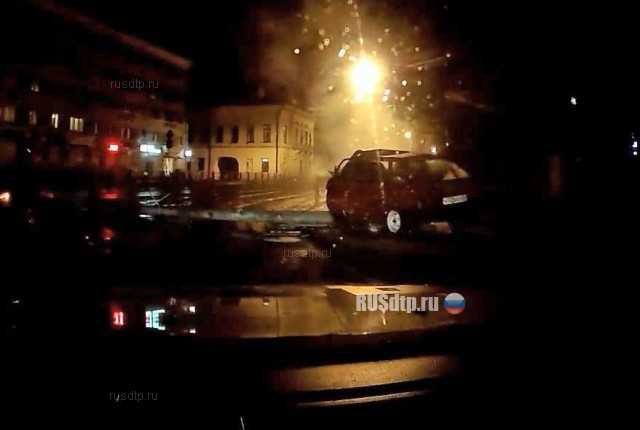 В Пскове сотрудники ДПС стали очевидцами смертельного ДТП В Пскове сотрудники ДПС стали очевидцами смертельного ДТП