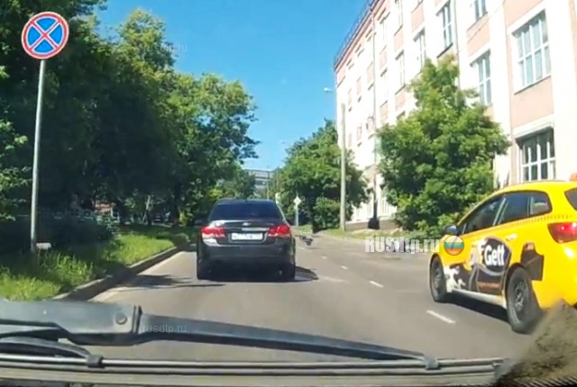 Байкер на монобайке Байкер на монобайке