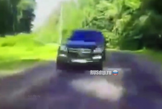 В Подмосковье «Мерседес» начальника ГИБДД совершил ДТП и скрылся В Подмосковье «Мерседес» начальника ГИБДД совершил ДТП и скрылся