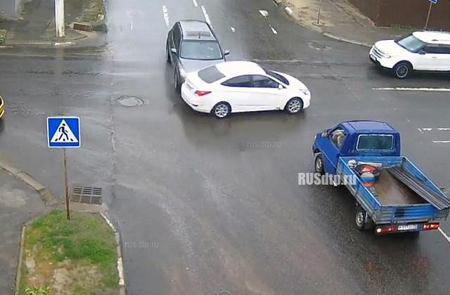 Развернул на 180 градусов Развернул на 180 градусов