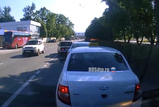 Тихо ехал себе по Адлеру (с) Тихо ехал себе по Адлеру (с)