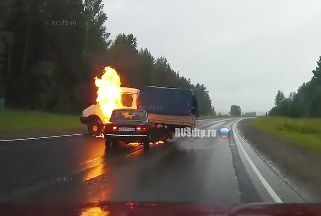 Под Верхней Салдой в результате ДТП у «Газели» взорвался бензобак Под Верхней Салдой в результате ДТП у «Газели» взорвался бензобак