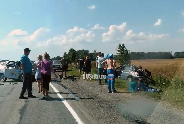 Две женщины погибли в лобовом столкновении ВАЗов в Новосибирской области