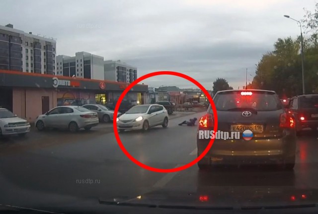 В Казани 11-летний мальчик попал под колеса автомобиля. ВИДЕО В Казани 11-летний мальчик попал под колеса автомобиля. ВИДЕО