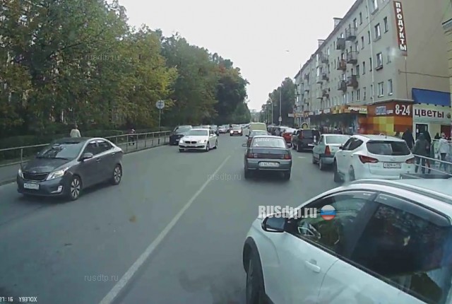 Водитель Весты вину не признает (с) Водитель Весты вину не признает (с)