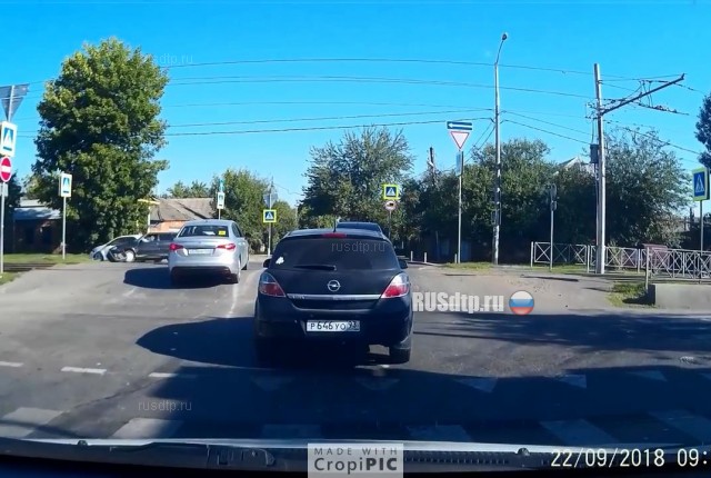 Четырка выехала не убедившись (с) Четырка выехала не убедившись (с)
