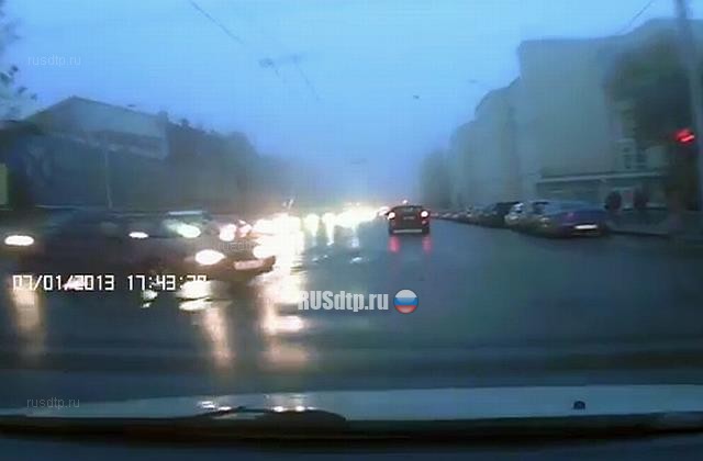 Моргающий разрешающий сигнал светофора (с) Моргающий разрешающий сигнал светофора (с)