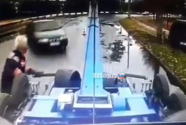 Чудом спасся Чудом спасся