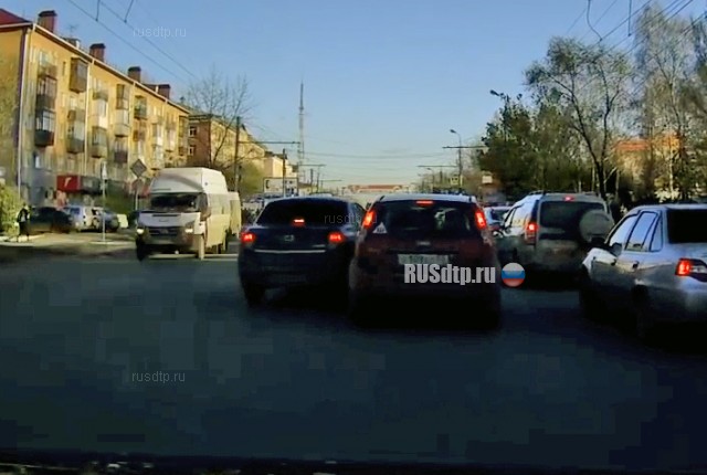 Пересёк две сплошные (с) Пересёк две сплошные (с)