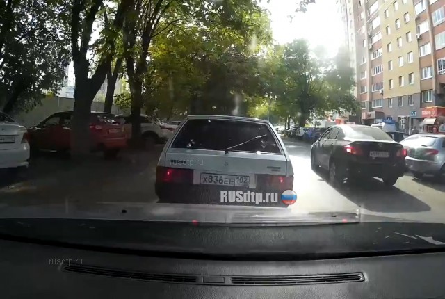 Мальчик хочет в табло (с) Мальчик хочет в табло (с)