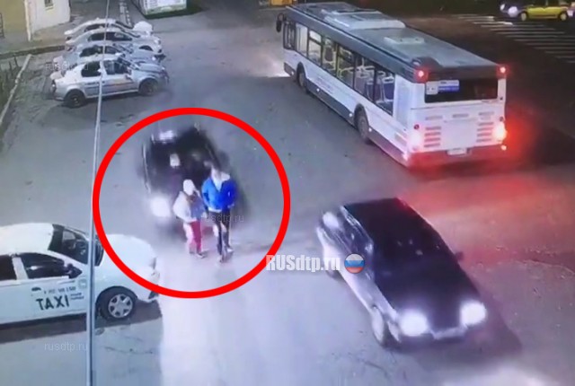 В Бронницах автоледи сбила троих подростков. ВИДЕО В Бронницах автоледи сбила троих подростков. ВИДЕО