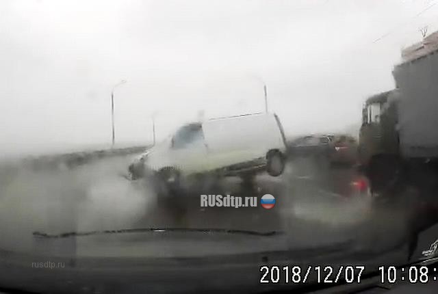ДТП на Южном мосту в Днепре ДТП на Южном мосту в Днепре