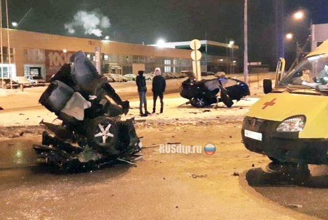 В Перми «Мерседес» с пьяным водителем разорвало на части. Погибла девушка