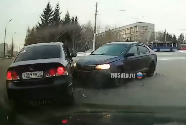 Момент ДТП на Университетской Момент ДТП на Университетской