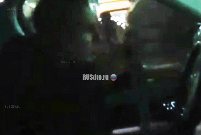 Игорь Верник проехал на внедорожнике по тротуару. ВИДЕО Игорь Верник проехал на внедорожнике по тротуару. ВИДЕО
