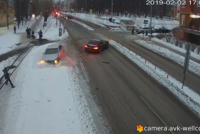 Два ДТП на одном перекрестке Два ДТП на одном перекрестке