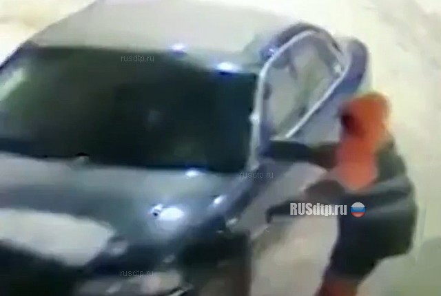 Отказался платить за бензин и сбил заправщика Отказался платить за бензин и сбил заправщика