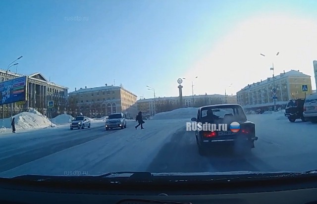 Авто и девочка Авто и девочка