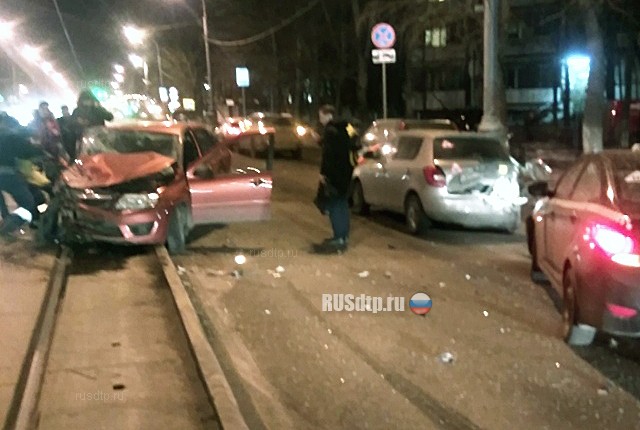 Один человек погиб и двое пострадали в массовом ДТП на Вавилова в Москве