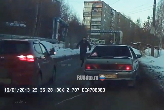Машина сбежала от водителя Машина сбежала от водителя
