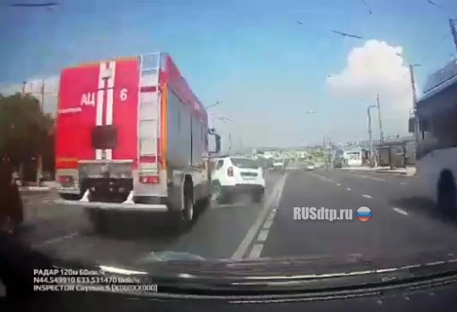 ДТП с пожарной машиной в Севастополе ДТП с пожарной машиной в Севастополе