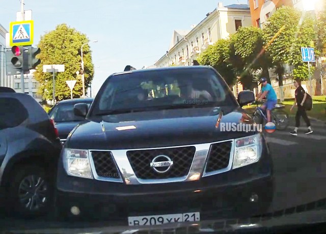 Наткнулся на Nissan Наткнулся на Nissan