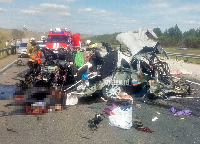 Семья из четырех человек погибла в ДТП на трассе М-5 в Самарской области