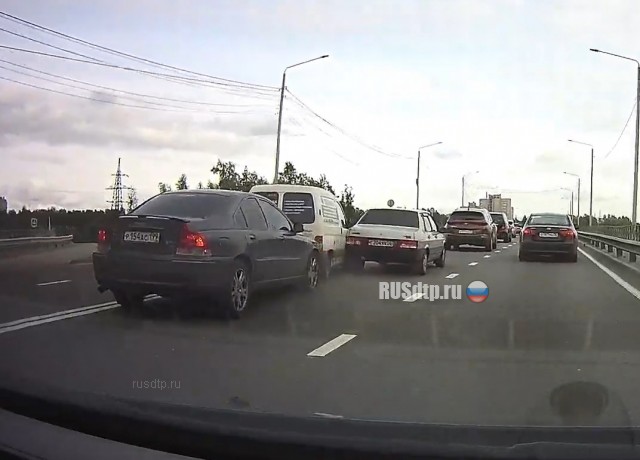 Хроническое несоблюдение дистанции (с) Хроническое несоблюдение дистанции (с)