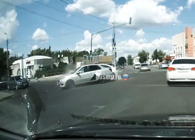 Шедевральное маневрирование на дороге (с) Шедевральное маневрирование на дороге (с)