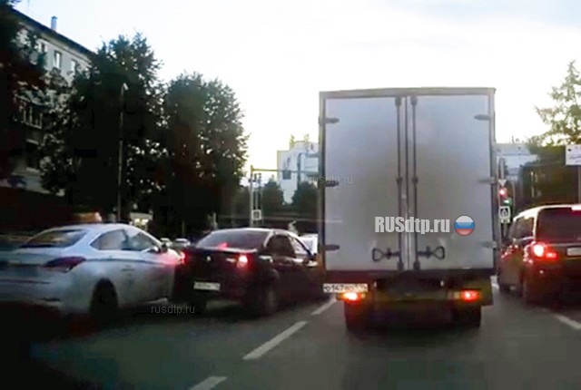 Перекрыл дорогу Перекрыл дорогу