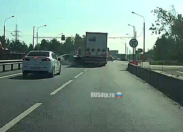 Фура перестроилась Фура перестроилась