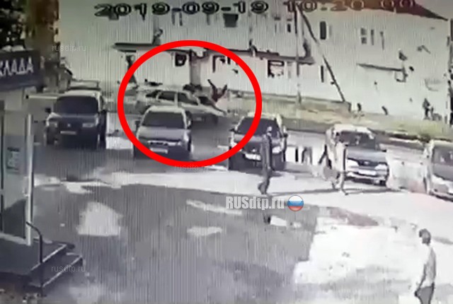 Наезд на пешехода в Исилькуле. ВИДЕО Наезд на пешехода в Исилькуле. ВИДЕО