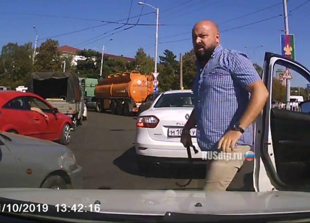 Неадекватное быдло получило перцем в лицо (с) Неадекватное быдло получило перцем в лицо (с)